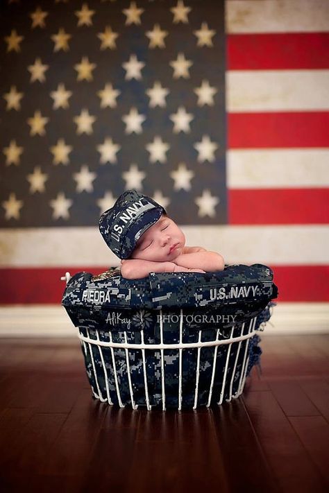 Military Baby, Military Photography, Navy Mom, Military Cap, Baby Boy Photos, Foto Baby, Navy Baby, Military Photos, Trendy Baby