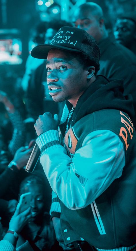 Roddy Ricch on stage. Photo by Mello. #roddyricch #dope #antisocial #thebox #wallpaper #background #iphonewallpaper #androidwallpaper #rap #music #compton Roddy Rich, Roddy Ricch, Rapper Wallpaper Iphone, Stage Photo, Nicki Minaj Pictures, Rapper Art, Rap Wallpaper, Man Crush Everyday, Cute Rappers