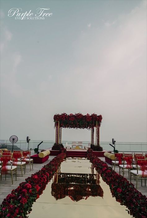 Outdoor Marriage Decoration, Nepali Wedding Decorations, Varmala Stage Decor, Hindu Marriage Decoration Stage, Varmala Stage, Outdoor Hindu Wedding, Sikh Wedding Decor, Mirror Entry, Weddings Decorations Elegant Romantic