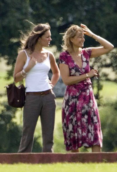 Longchamp Outfit, Carole Middleton, Princesa Kate Middleton, Princess Katherine, Middleton Family, Kate Middleton Outfits, Pure Heart, Princess Kate Middleton, Catherine Elizabeth Middleton