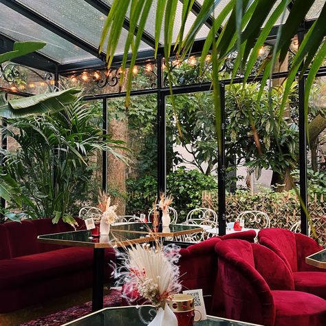 Paris Hotel Interior, Hotel Particulier Paris, Secret Paris, Boutique Hotel Paris, Dream Hotel, Hotel Aesthetic, Boutique Hotel Room, Hotels In France, Inspiring Architecture