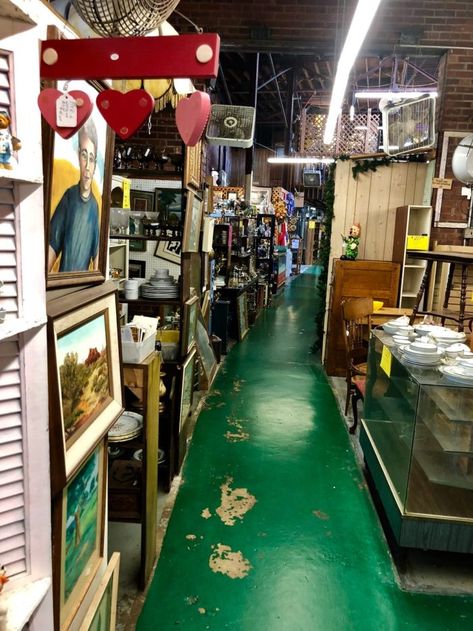 Old Mill Antique Mall In South Carolina Is Filled To The Brim With Two Stories Of Vintage Items Antique Booth, Antiques And Collectibles, Columbia Sc, Antique Store, Antique Shop, Antique Market, Antique Mall, Thrift Shopping, Retail Display