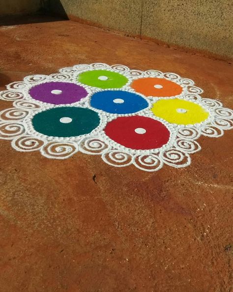 Easy Rangoli for Diwali or Dhanteras. PaanchBot Rangoli Dashera Rangoli Designs, Choti Diwali Rangoli, Rangoli For Dhanteras, Easy Rangoli For Diwali, Dhanteras Rangoli, Happy Diwali Animation, Diwali Animation, Sanskar Bharti Rangoli Designs, Easy Diwali Rangoli