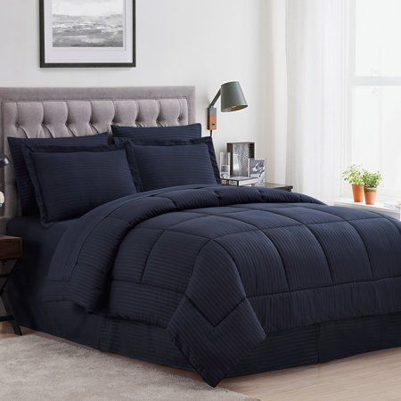 Black Bed Sheets, Cama Queen Size, King Size Comforter Sets, Black Comforter, Blue Comforter Sets, King Size Comforters, Striped Bedding, Cama Queen, Bed In A Bag