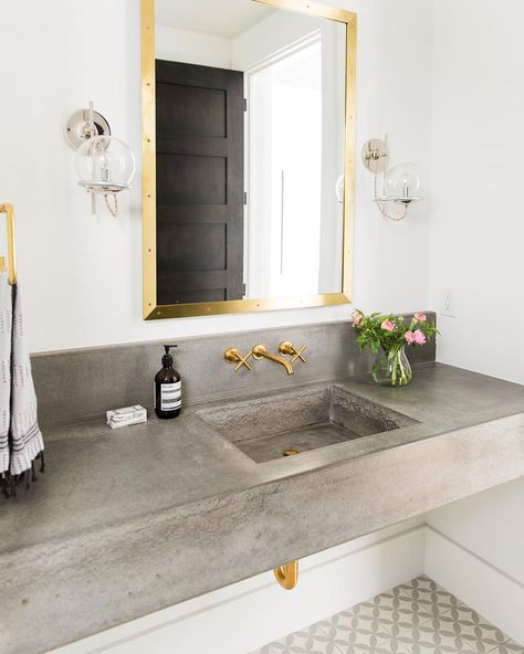 Concrete and gold bathroom. | See this Instagram photo by @studiomcgee Concrete Bathroom Countertops, Mcgee Bathroom, Studio Mcgee Bathroom, Unique Bathroom Sinks, Concrete Bathroom, Concrete Counter, Modern Mountain Home, Concrete Sink, Bad Inspiration