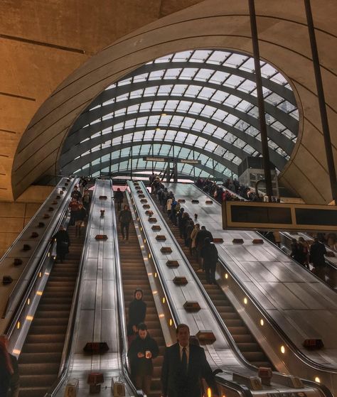 London Work Aesthetic, Canary Wharf Aesthetic, Canary Warf, London Canary Wharf, Canary Wharf London, London Brighton, Europe 2024, London Vibes, 2024 Aesthetic