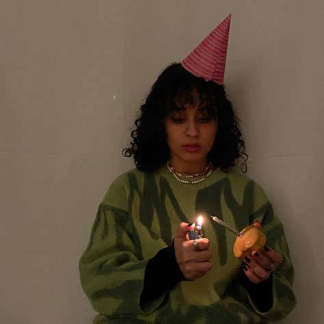 Birthday Instagram Ideas Aesthetic, Birthday Hats Aesthetic, Party Hats Aesthetic, Creepy Birthday Aesthetic, Pity Party Photoshoot Ideas, 17 Birthday Picture Ideas, Meaningful Photoshoot, Solo Birthday Aesthetic, Solo Birthday Photoshoot