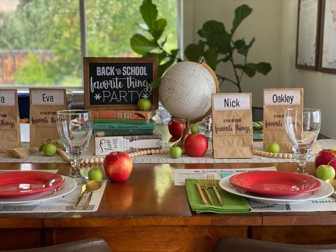 Make your back-to-school dinner a little more special! Here are 6 simple ideas… School Lunch Decorations, Back To Homeschool Party, First Day Of School Dinner Ideas, Back To School Dinner Theme, Back To School Tablescape, First Day Of School Dinner, Back To School Dinner Party, Back To School Dinner Ideas, Back To School Dinners