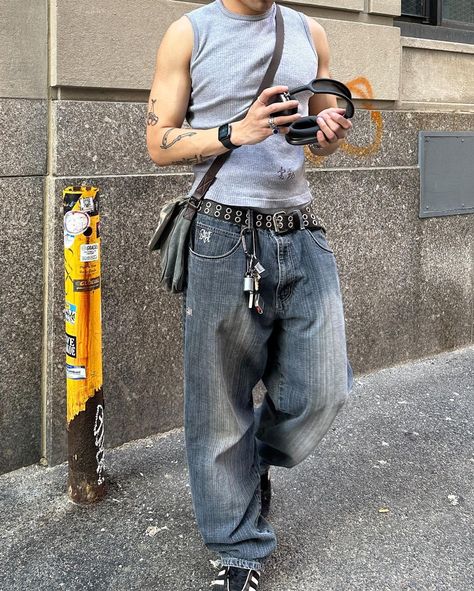 Cool Men Back Tattoos, Mans Outfit Aesthetic, Mens Fashion For Summer, Cute Men Fashion, Cool Men’s Fashion, Different Clothing Styles Men, Good Outfits For Men, Early 2000s Mens Outfits, Different Men Styles Outfit