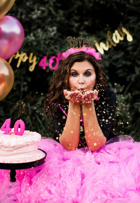 40th Birthday Smash Cake Photo Shoot, 45th Photo Shoot Ideas, Fun 40th Birthday Photo Shoot Ideas, 40th Birthday Cake Smash For Woman, Fabulous 40 Photo Shoot, 50th Birthday Party Photoshoot, 40 Bday Photo Shoot, 40 Photoshoot Ideas For Women, 50 Year Photo Shoot Ideas