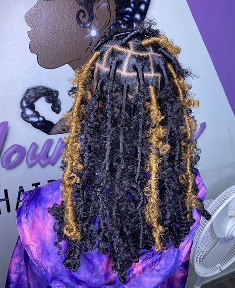 Butterfly Locs With Color Blonde, Butterfly Locks With Color, Butterfly Locks Hairstyle, Cute Butterfly Locs, Birthday Braids, Butterfly Locks, Hairstyle For Black Women, Black Hair Afro