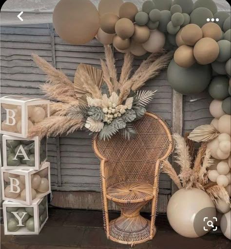 Boho Gender Reveal Ideas, Baby Shower At Home, Baby Shower Decorations Ideas, Boho Gender Reveal, Baby Shower Decorations Neutral, Classy Baby Shower, Bear Baby Shower Theme, Idee Babyshower, Bohemian Baby Shower