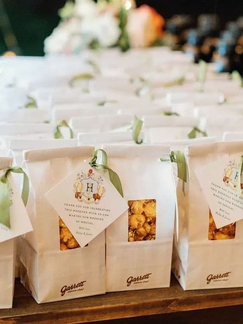 15 Cute Wedding Popcorn Bar Ideas + How To Set Them Up Wedding To Go Snacks, Wedding Favor Popcorn, Wedding Favors Snacks, About To Pop Popcorn Favors, Popcorn Wedding Favors For Guests, Wedding Popcorn Bar Ideas, Garrets Popcorn, Wedding Favor Snacks, Popcorn Bar Ideas