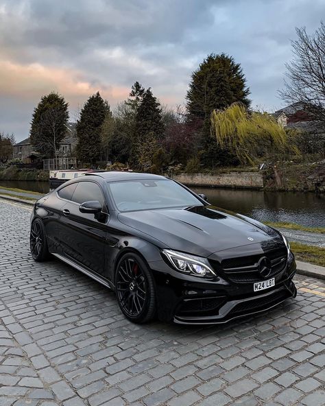 Cls 63, Tmax Yamaha, Mercedes Benz Coupe, Mercedes Cars, Mercedes Wallpaper, C 63 Amg, Rich Cars, Amg Car, Bmw Scrambler