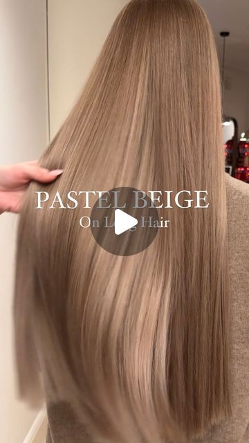 DW CREATIVE GROUP on Instagram: "Pastel Beige 🤎🕊️ On Long hair…. very long hair 😁✨ Transforming from a flat and light shade to a dimensional Beige Blonde 🐻✌🏻🐻 This time, using the Air Touch technique, we blended the dark regrowth and darkened the hair in between to achieve a natural and multi-dimensional look. This allows for touch-ups approximately every 4-6 months ✨ How do you like this change 🫶🏻 ? #longhairstyles #hairandstyles #beigeblonde #beigehair #airtouch #hairtutorial #blonding #livedinblonde #hairlove #hairdone  __________________________________________________________________ Beżowy Pastelowy Blond 🤎🕊️ na długich, bardzo długich włosach 😁✨Zmiana z płaskiego odcienia na wielowymiarowy Beżowy Blond 🐻✌🏻🐻 Korzystając z metody Air Touch, rozbiliśmy ciemny odrost, doda Blond Light Brown Hair, Dimensional Lived In Blonde, Adding Dark To Blonde Hair, Milky Beige Hair Color, Balayage Blond Beige, Light Beige Hair, Beige Blonde Hair Balayage, Pastel Blonde Hair, Creamy Beige Blonde