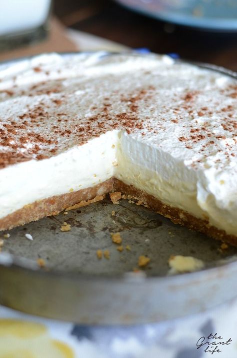 Vanilla Pie, Recipes Using Cream Cheese, Silk Pie Recipe, French Silk Pie, Silk Pie, Crumble Pie, Pudding Pie, Delish Desserts, Natural Recipes