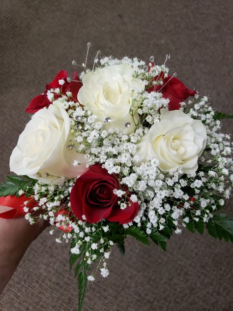 Flower Bouquet For Red Prom Dress, Red And White Bride Bouquet, White And Red Bridesmaid Bouquet, White Red Rose Bouquet, Bouquet Wedding Red And White, Red And Ivory Bouquet, Red Flowers For Prom, Red And Black Prom Flowers Bouquet, Small Red Flower Bouquet