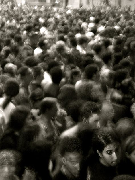 fuzzy crowd Crowd Drawing, People Crowd, Gcse Art, Ap Art, Drawing Images, Dark Photography, Bw Photo, Black Aesthetic, Dark Art