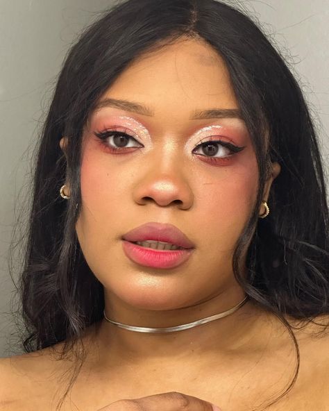 Pink Dance Makeup, Pink Ulzzang Makeup, Jelly Eye Makeup, Salmon Pink Makeup, Pink Makeup Looks Brown Skin, Pink Brown Makeup Look, Makeup For Maroon Outfit, Warm Tone Eyeshadow Looks, Warm Toned Makeup Looks