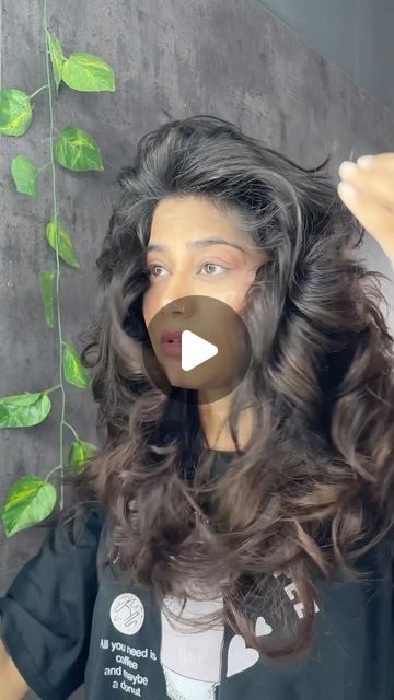 How To Curl Your Hair Using Socks, Heatless Curls With Socks, Curls With Socks, Diy Heatless Curls, Coffee Hair Color, Curlers For Long Hair, Roll Hair, Curls Without Heat, Diy Curls