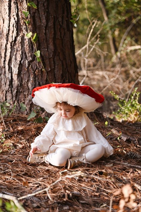 Mushroom Costume Mushroom Costume Toddler, Diy Baby Mushroom Costume, Toddler Mushroom Costume, Mushroom Baby Costume, Mushroom Costume Kids, Baby Mushroom Costume, Mushroom Photoshoot, Mushroom Halloween Costume, Cape Illustration