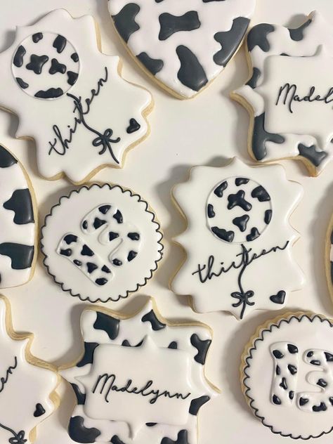 Cow Print Birthday Cookies, Cow Face Cookies, Cow Print Cookies Decorated, Cow Birthday Cookies, Cow Cookies Decorated, Cow Print Cookies, Cow Sugar Cookies, Western Cookies, Cow Birthday Cake