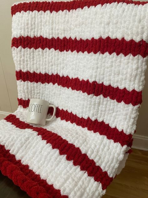 Made by “Emmas Chunky Knit Blankets” Join my group on Facebook! Red And White Chunky Knit Blanket, Chunky Christmas Blanket, Handmade Chunky Blanket, Chunky Knit Blanket Christmas, Christmas Chunky Blanket, Chunky Blanket Ideas, Christmas Chunky Knit Blanket, Chunky Knit Blanket Ideas, Chunky Knit Blanket Pattern Color Combos