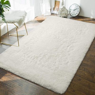 College Dorm Living Room, Fluffy Bedroom, Dorm Rugs, Plush Area Rug, Dorm Living Room, Carpets For Kids, Dorm Living, Plush Area Rugs, White Carpet