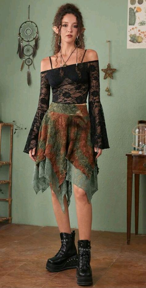 Rule Of 7 Outfits, Tropigoth Outfit, Nature Goth Outfit, Nature Witch Aesthetic Outfit, Earth Witch Aesthetic Outfit, Earthy Goth Outfits, Fairy Grunge Fashion, Aethstetic Clothes, Forestcore Outfit