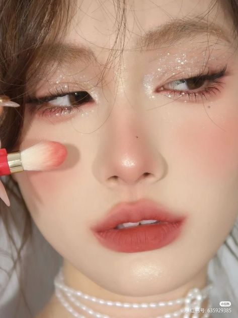 Heavy Blush Makeup Looks, Ingenue Makeup, Makeup Ala Korea, Makeup Asia, Han Sara, Makeup Ulzzang, Makeup Cantik, Dag Make Up, Elegantes Makeup