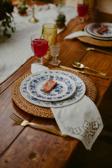 Mexican flair table setting in the sweetheart table.  #rustic#weddings#rusticrentals#vintagewedding Modern Mexican Tablescape, Sweetheart Table Rustic, Mexican Wedding Table, Mexican Table, Modern Mexican, Rustic Weddings, Table Set Up, Mexican Wedding, Sweetheart Table