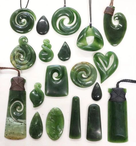 New Zealand Greenstone, Greenstone New Zealand, Maori Greenstone Necklaces, New Zealand Clothes, Rock Carving Ideas, Greenstone Jewellery, Pounamu Necklace, Maori Necklace, Maori Jewelry