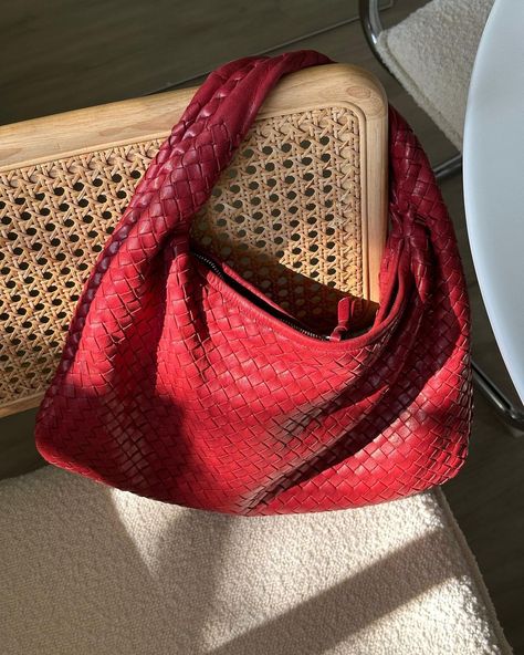 Bettina Mayer on Instagram: “catch me wearing this vintage bottega bag all summer long ❤️” Vintage Bottega Veneta Bag, Botegga Veneta, Bag Tour, Vintage Bottega, Bottega Bag, Bottega Veneta Bag, Aesthetic Bags, Bag Obsession, Bottega Veneta Bags