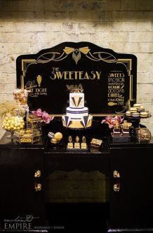 From your hairstyle to the cake, don't miss the following ideas to throw an elegant and classic The Great Gatsby quinceanera! Harlem Nights Theme, Best Wedding Themes, Gatsby Birthday Party, Speakeasy Party, Fabulous 50, Signage Ideas, Gatsby Wedding Theme, Candy Board, Harlem Nights