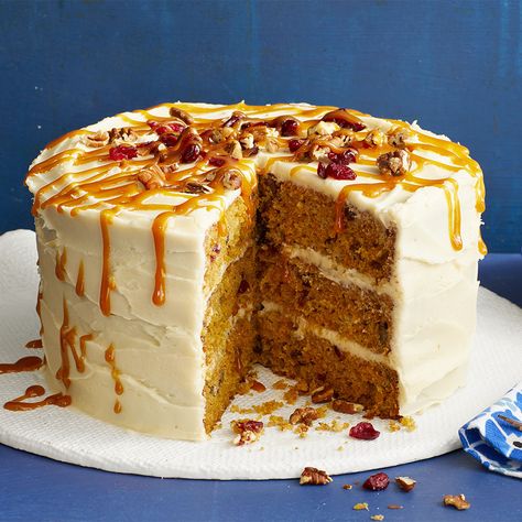 13 Ultra Rich Cakes You Won't Believe Are Made With Mayonnaise Bakery Style Cake, Chocolate Mayonnaise Cake, Moist Carrot Cakes, Easy Carrot Cake, Rich Cake, Carrot Cake Recipe, Frozen Cake, Cake With Cream Cheese, Almond Cakes