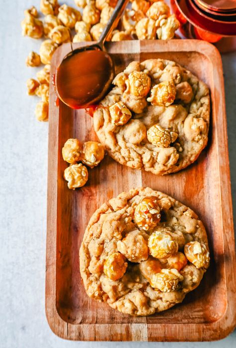 Homemade Caramel Corn Recipe, Easy French Bread Recipe, Soft Snickerdoodle Cookies, Caramel Popcorn Recipe, Butterscotch Recipes, Popcorn Cookies, Homemade Caramel Corn, Corn Cookies, Crunchy Caramel