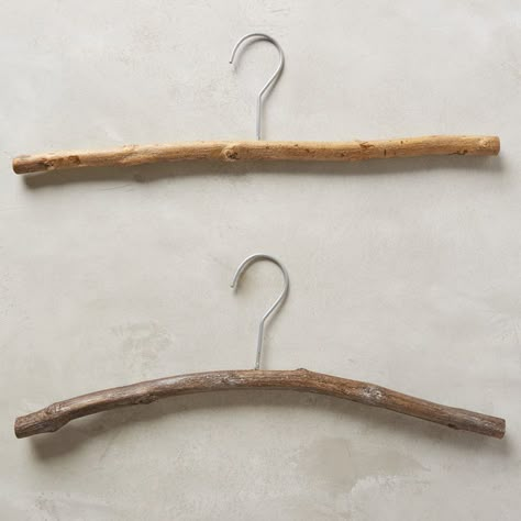 Handmade Fallen Tree Branch Hangers Organizing Storage, Driftwood Branch, Hemma Diy, Wood Hangers, Branch Decor, غرفة ملابس, Clothes Hangers, Wooden Hangers, Nature Crafts