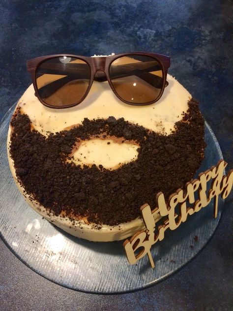 Mens Surprise Birthday Ideas, Funny Surprise Birthday Ideas, Beard Cake, Levi Birthday, Γενέθλια Mickey Mouse, Tårta Design, Birthday Cake For Husband, Cake For Husband, Decoration Patisserie