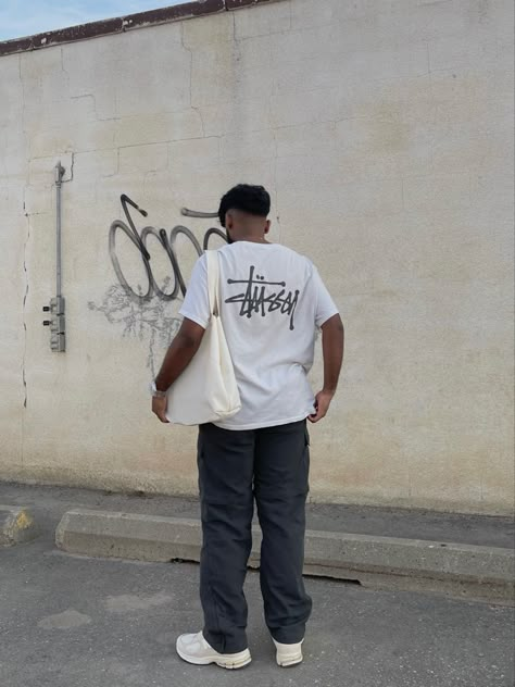 stussy mens fashion clothing Stussy Shirt Men, Stussy T Shirt Outfit Men, Stussy Outfit Men Street Styles, New Balance Beige Outfit, Stussy Tshirt Outfit, Stussy Shirt Outfit, Stussy Outfit Men, Streetwear Fashion Tshirt, Stussy Outfit