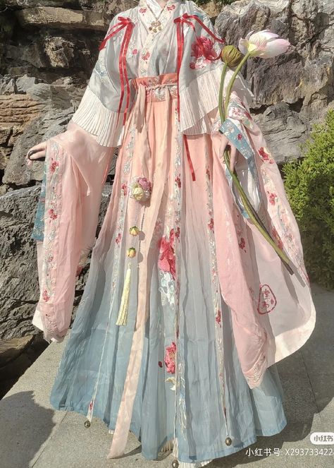 Hanfu Dress Female, Hanfu Gallery, Hanfu Women, Chinese Kimono, Traditional Asian Dress, Ancient Dress, Kostum Cosplay, Chinese Traditional Clothing, Hanfu Dress