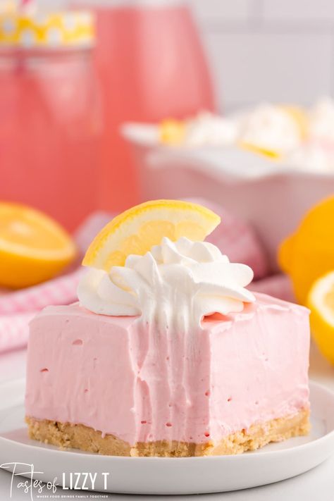 Pink Lemonade Icebox Pie Squares Lemonade Icebox Pie, Golden Oreo Crust, Pink Lemonade Pie, Lemonade Pie Recipe, Pie Squares, Icebox Cakes, Lemon Icebox Pie, Cool Whip Desserts, Lemonade Pie