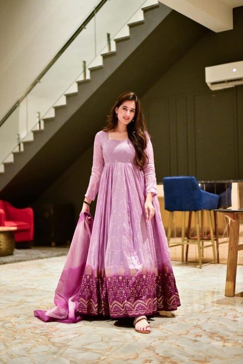 3 Peace Suit Women, Two Tone Gown, Lehenga Poses, Suit Poses, Affan Waheed, Suit Blouse, Memories Art, Purple Long Dress, Purple Gown