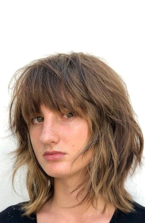 90s shag haircut, 1970s+short+shag+haircut, shaggy 70s hairstyles, short shaggy wispy haircuts, 2020 shaggy bob, shaggy hair, medium shaggy wispy haircuts, how to style shaggy hair cut, 70s shaggy bob Shag Shoulder Length, Corte Shaggy, Medium Shaggy Hairstyles, Shaggy Bob Hairstyles, Modern Shag Haircut, Short Shaggy Haircuts, Short Shag Haircuts, Shaggy Short Hair, 70s Hair