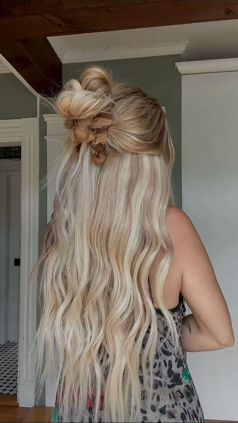 Cute little date night hairstyle Save & try ❤️‍🔥 | Instagram Hairstyles To Do With Extensions, Hairstyles For Clip In Extensions, Hairstyles For Extensions, Hair Styles With Extensions, Hair Extension Hairstyles, Hair Extensions Hairstyles, Hairstyles With Extensions, Date Night Hairstyles, Extension Hairstyles