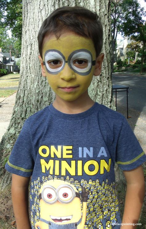 Minion Face Paint - www.fififacepainting.com Face Paint Ideas Full Face, Minion Face Paint Easy, Face Paint Superhero, Minion Makeup Ideas, Face Paint Costume Ideas, Funny Makeup Ideas, Facepainting Ideas Halloween, Face Painting Ideas For Kids Easy, Easy Face Painting Ideas For Kids Simple