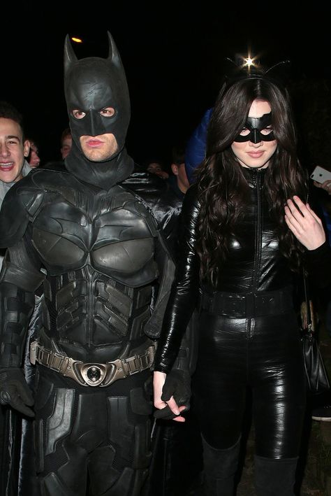 Batman Custome Halloween, Bat Man And Cat Woman Costume, Batman And Catwoman Costume, Batman And Catwoman Costumes, Clueless Costume, Batman Halloween, Costume Couple, Celebrity Costumes, Celebrity Halloween