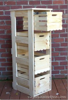 Wood Crate Shelves, Drawers Diy, Diy Storage Ideas, Craft Storage Cabinets, Diy Rangement, Sliding Drawers, Diy Crate, Crate Shelves, Diy Drawers