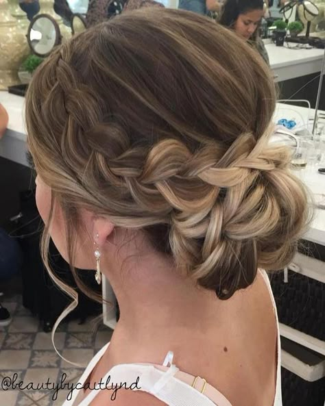 Bridesmaid Hair Updo Braid, Bridemaids Hairstyles, Bridesmaid Updo, Bridesmaids Hair, Bridal Hair Updo, Quince Hairstyles, Bridesmaid Hair Short, Bridesmaid Hair Updo, Wedding Hair Inspiration