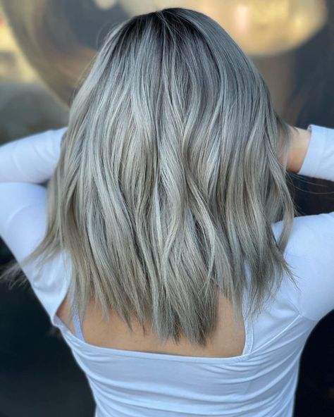 Platinum Blonde Hair With Lowlights Ash Dark Brown, Darker Ash Blonde Hair, Ash Blonde Winter Hair, Blonde Hair With Ash Roots, Grayish Blonde Hair Ash Brown, Ashy Platinum Blonde Hair Dark Roots, Dark Roots Grey Hair Balayage, Silver Ash Blonde Hair Balayage, Smoky Blonde Hair