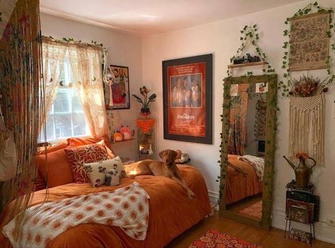 70s Bedroom, 70s Room, Orange Bedroom, Apartment Makeover, Bedroom Orange, Bedroom Wall Decor, Apartment Decor Inspiration, Dream Room Inspiration, Room Inspiration Bedroom